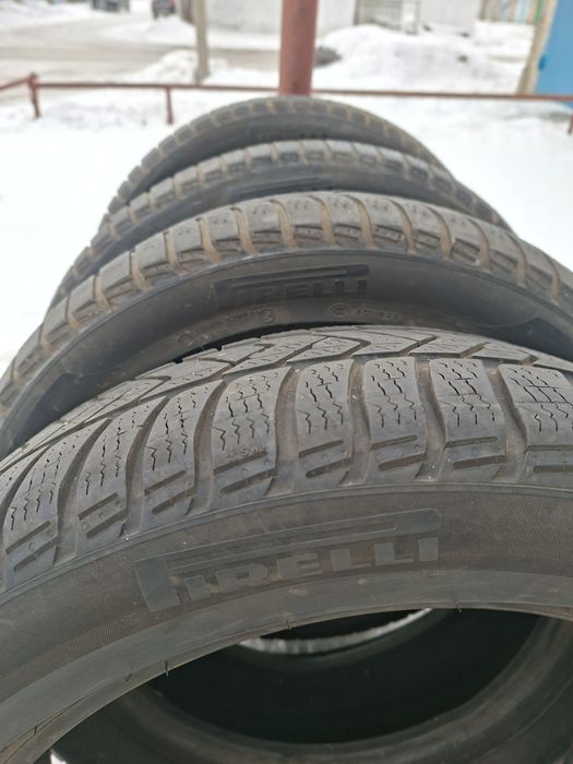 Продам шины 225/50/17 пирелли
