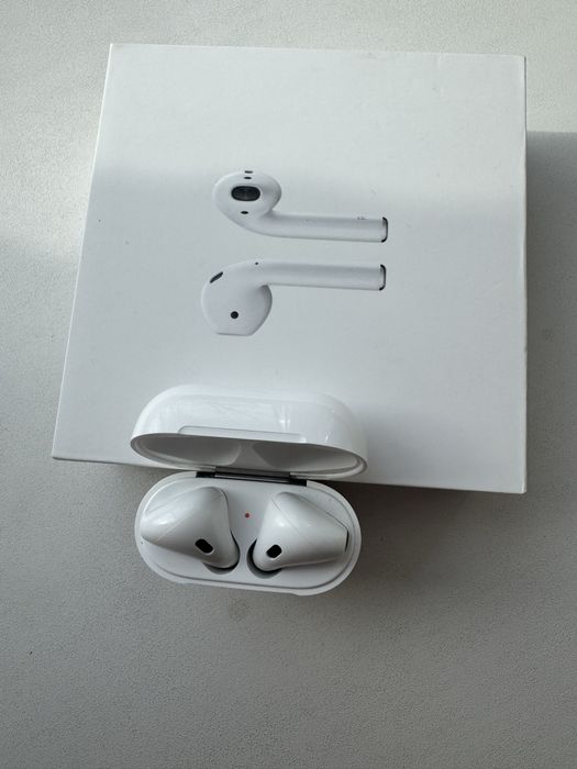 Продам наушники apple airpods 2