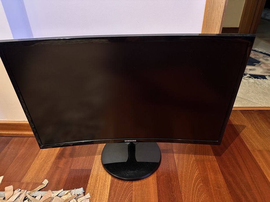 C24F390HU – Monitor curbat LED 24” Full HD Samsung
