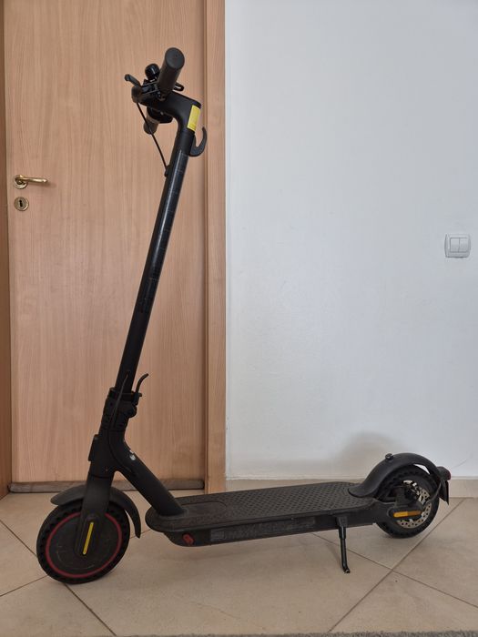 Trotineta electrica Xiaomi Mi Electric Pro 2, motor 300, 650 lei fix