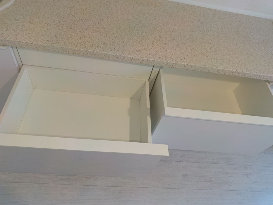 Срочно! Продам встроенную кухню.