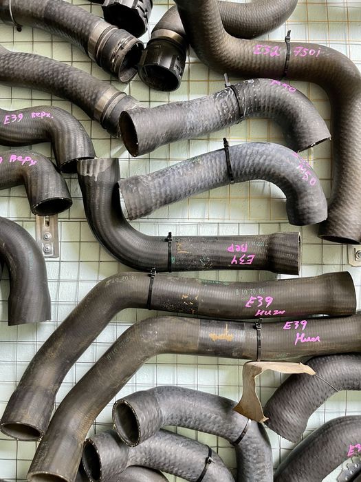 Патрубки охлаждения на BMW E38 E39 E36 E32 E46 БМВ Е32 Е38 Е39 Е36 Е65