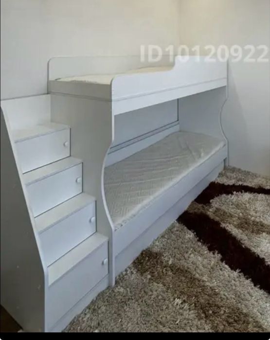 Двухъярусная кровать+матрасы