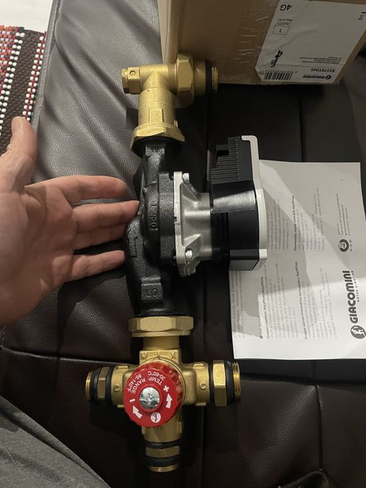 Giacomini Set Pompa de Circulatie si Kit Distantier