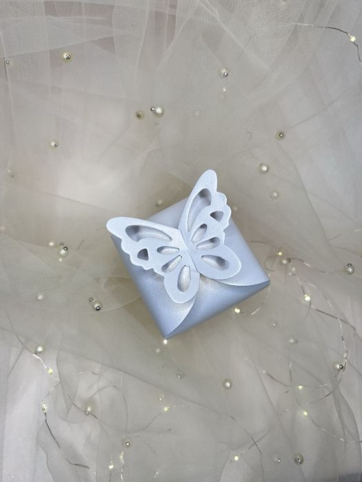 Коробки с бабочкой