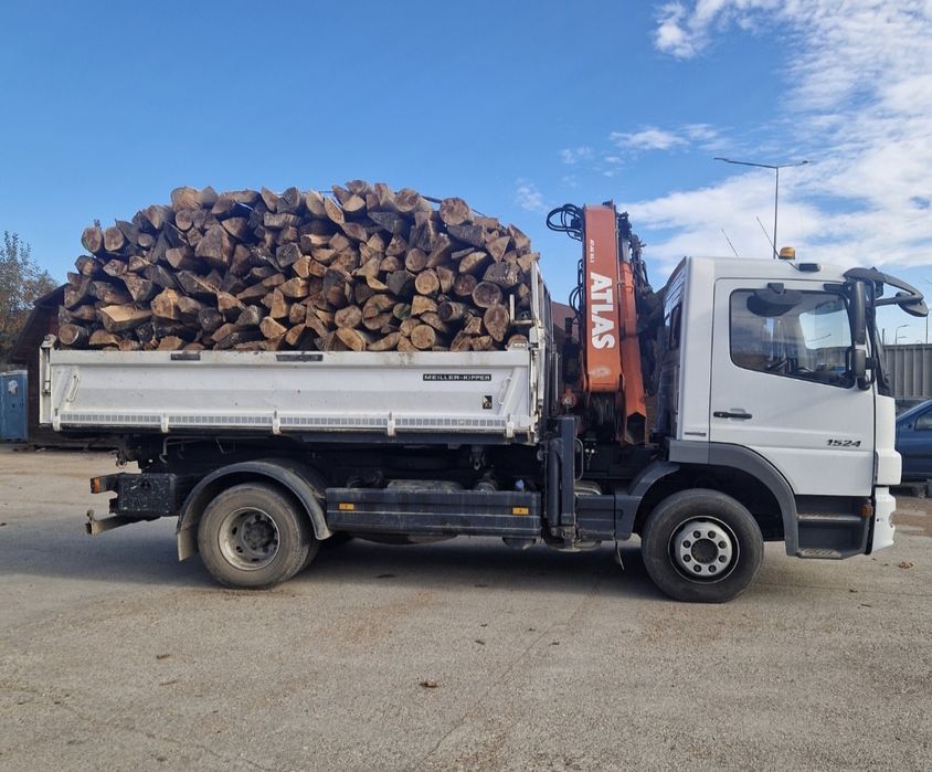 Transport cu macara basculabil