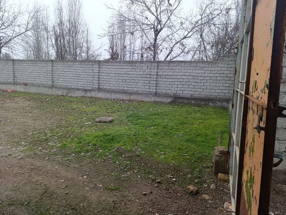 Орта сарой да йер участка сотилади