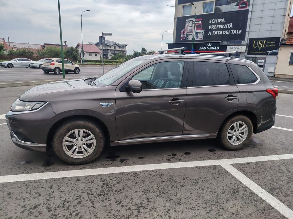 MITSUBISHI Outlander 2016 — imagine 2
