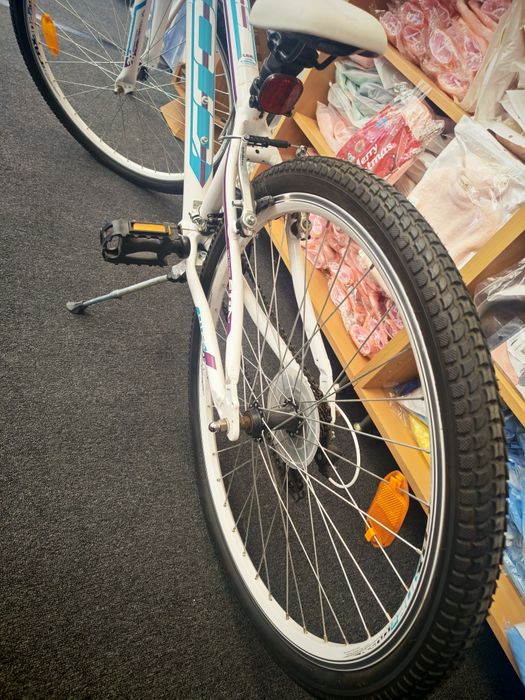 Bicicleta fete aproape noua