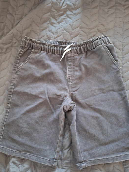 Pantaloni scurti de blugi