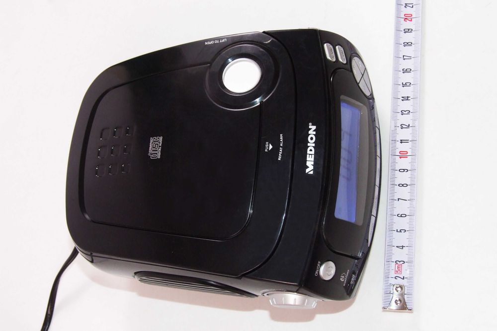 CD player MEDION + Radio (FM , AM) + Ceas, Made in Germany, NOU