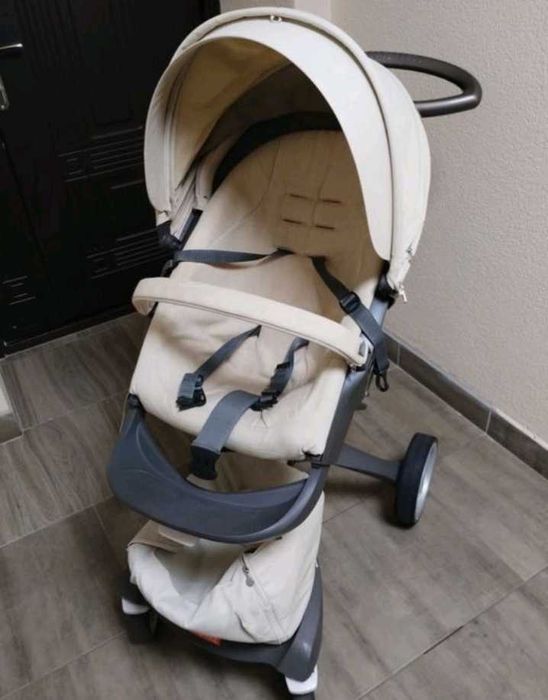 Бежевая Коляска детская