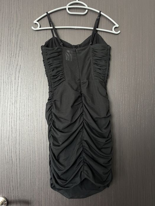 Черна еластична рокля BERSHKA