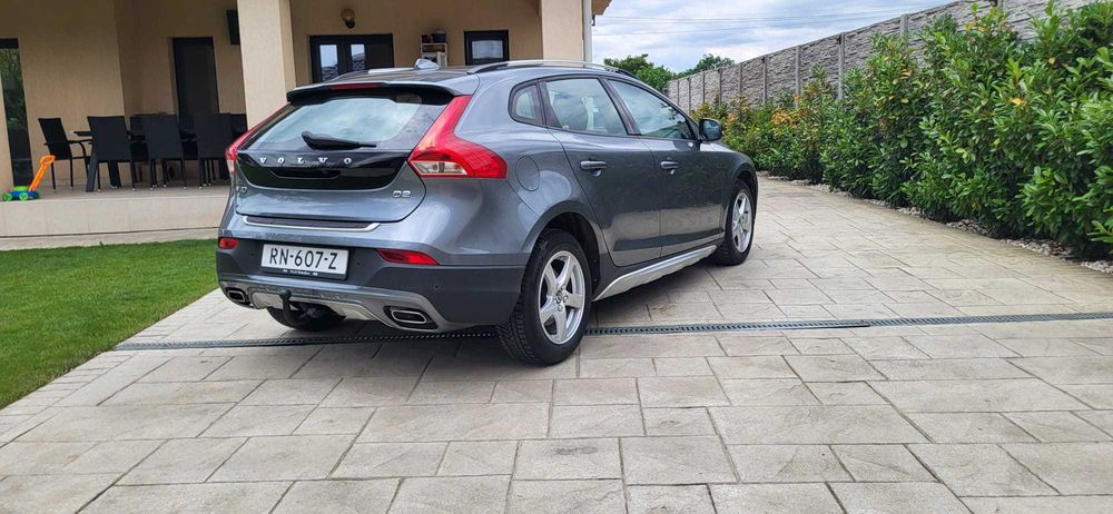 VOLVO V40 2018 — imagine 3