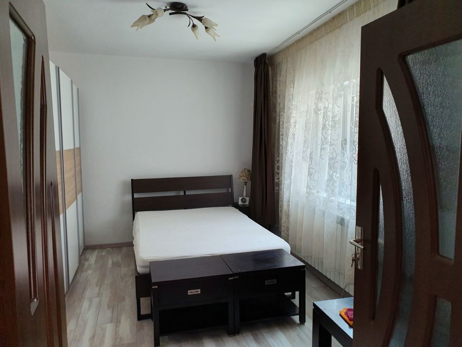 Inchiriez casa Lacul Tei