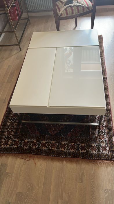 Masuta de cafea cu spatiu de depozitare