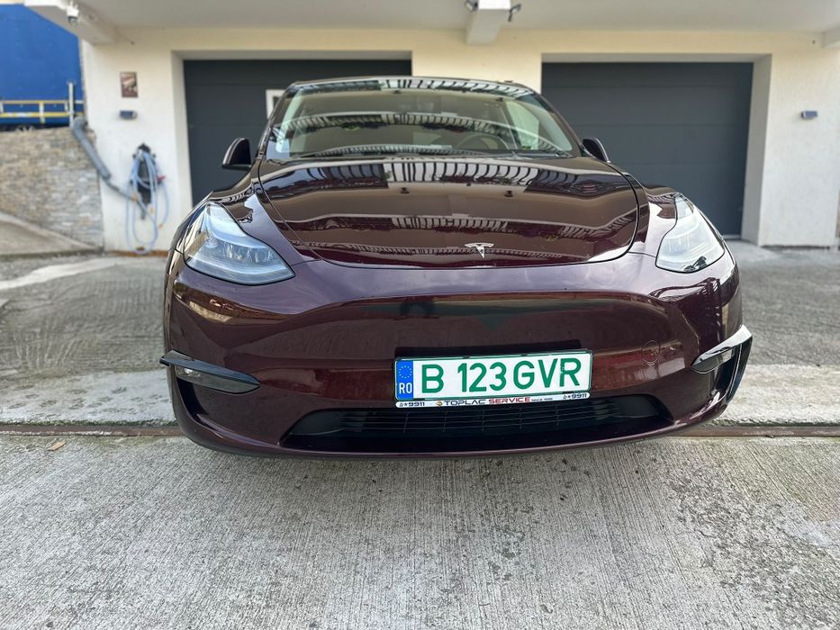 Tesla model Y dual motor 2023 4x4 proprietar de noua