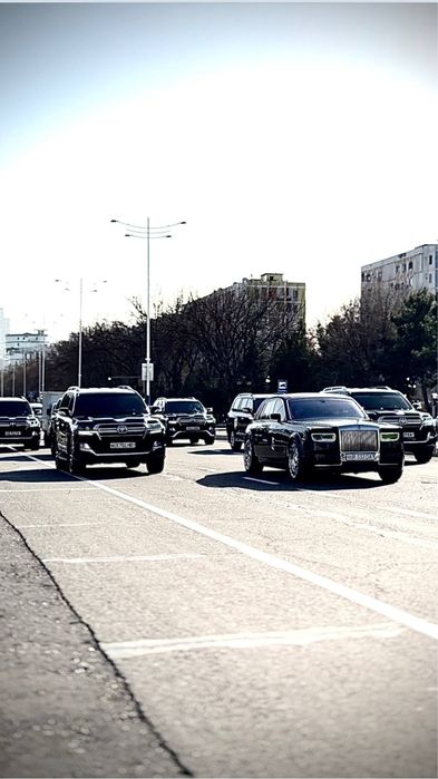 Ролс Ройс Мерс 223 Мерс 222 Тойота 200  Ранге Ровер