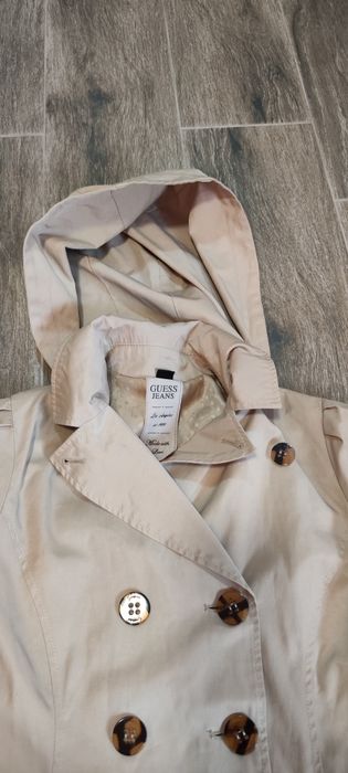 Оригинално дамско яке на Guess