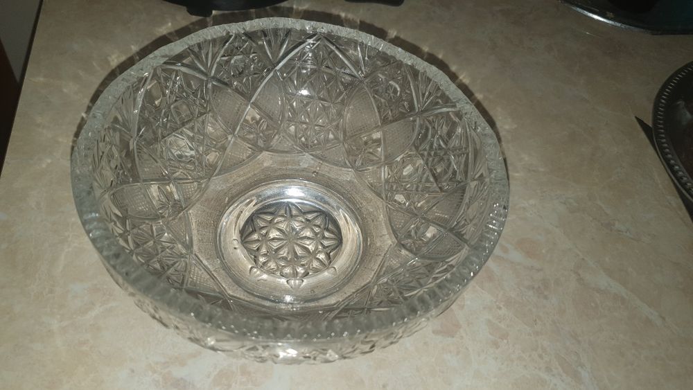 Продаётся чайник, вазы новые
