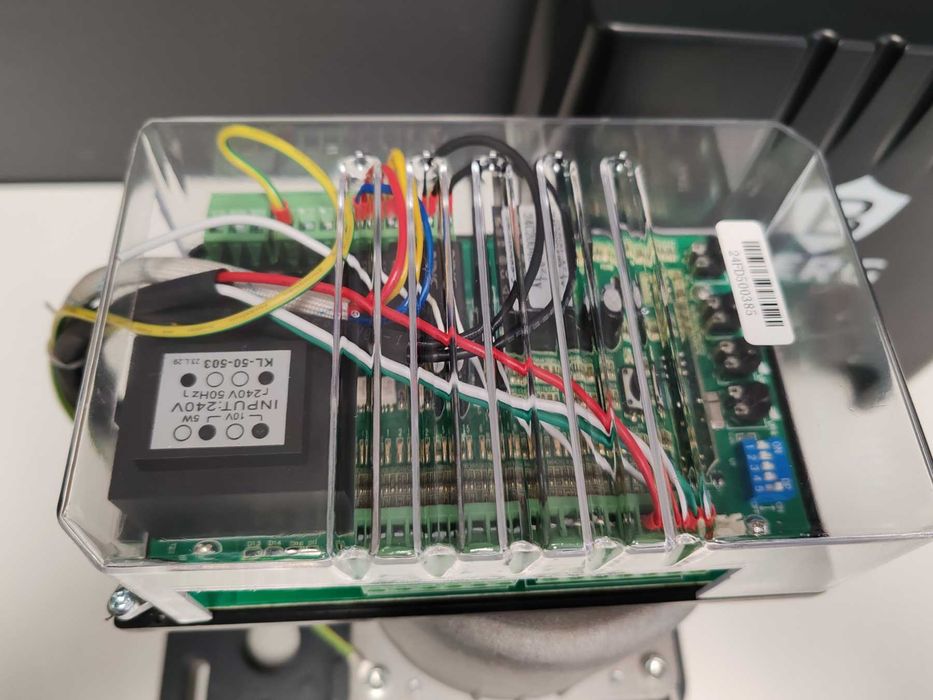 BERG - Автомат за гаражна плъзгаща се врата DKC800AC до 800 кг.