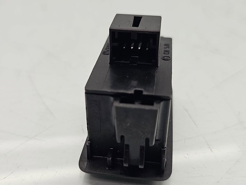 Buton deschidere portbagaj AUDI A6 (4G2, C7) [Fabr 2012-2017] 4G095983
