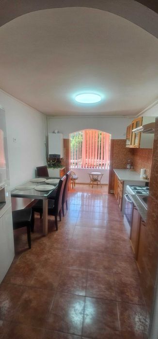 Apartament liniștit cu 3 camere în Tudor