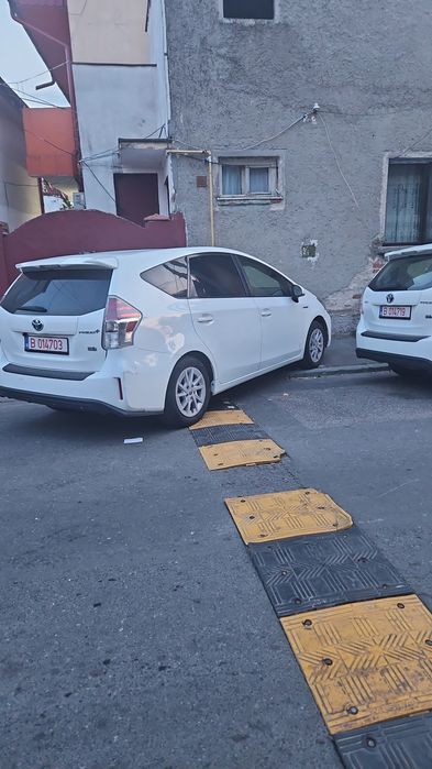 Inchiriez masini Toyota Prius Plus UBER/BOLT