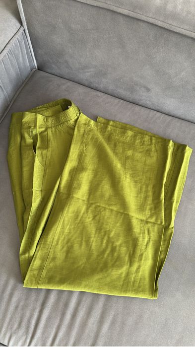 Продается женский костюм