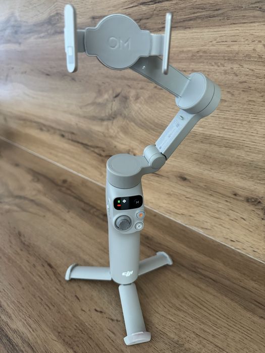 Стабилизатор DJI Osmo Mobile 7