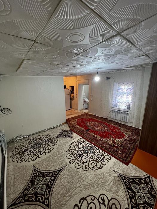 Продам дом в обшом дворе