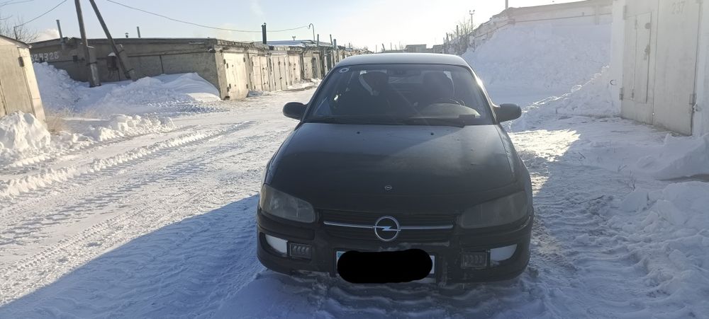 Автомобиль Машина Опель Омега Б
