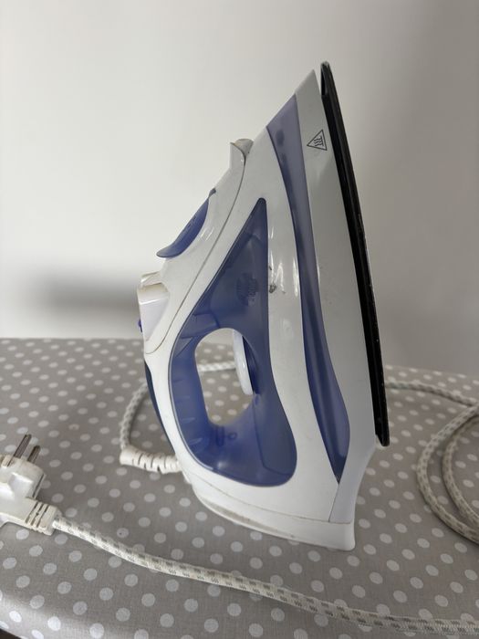 Продавам ютии