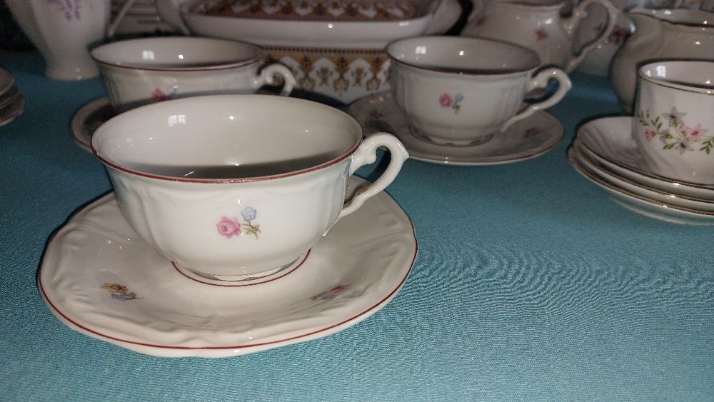 Перфектни, неизползвани български порцеланови съдове Изида