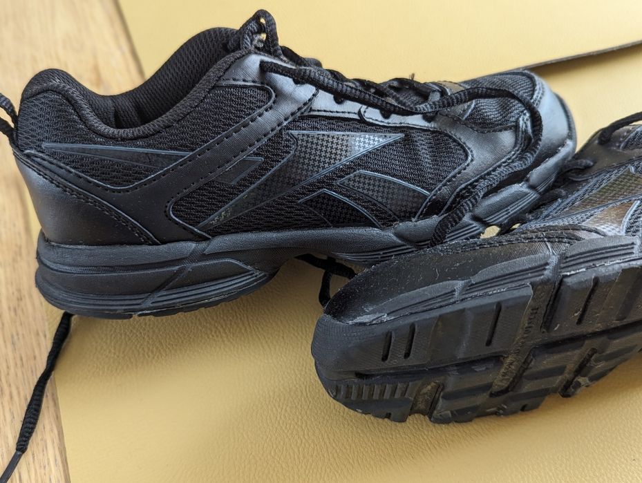 Pantofi sport Reebok, marime 33