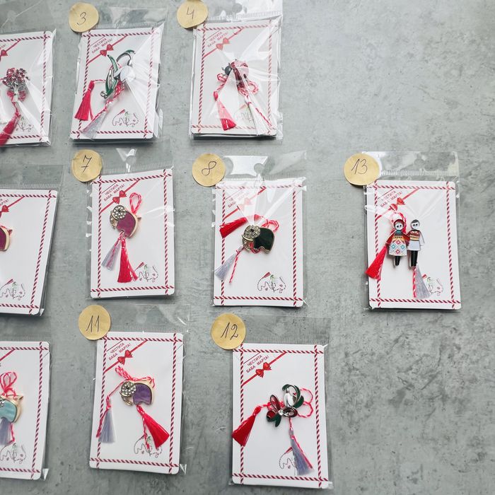 ТОП Ръчно изработени красиви мартеници брошки с пискюл