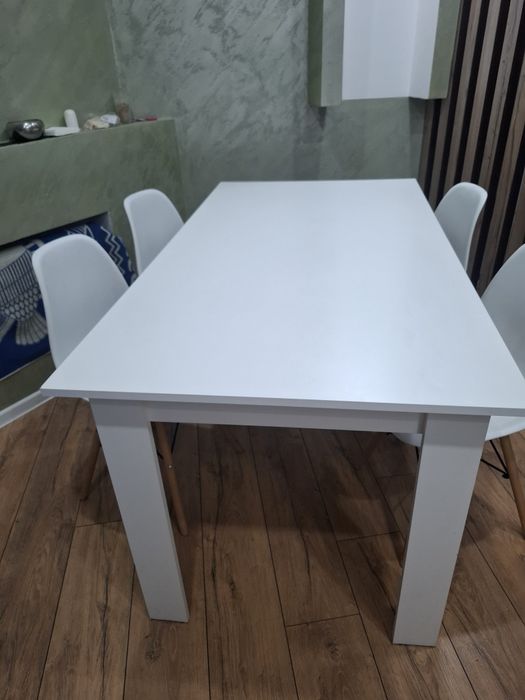 Продам обеденный стол