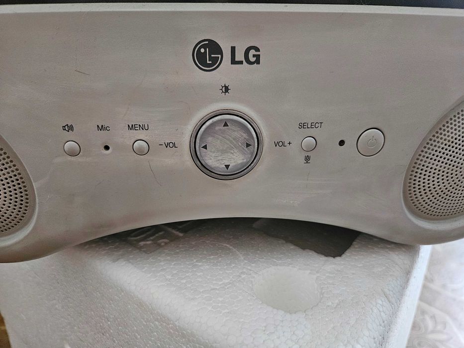 Продаётся монитор LG Studioworks 500 M
