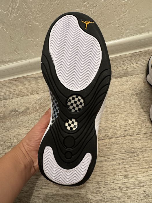 Продам кргссовки