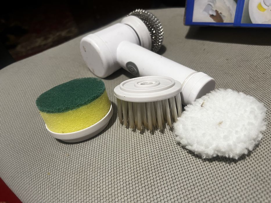 Perie Electrică de Curățat 5 în 1 (Magic Brush) – Reîncărcabilă