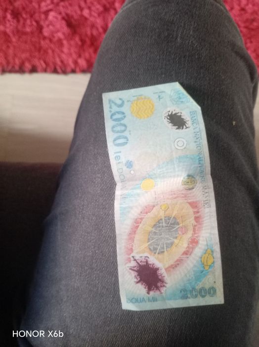 Vând bancnotă 200 de lei eclipsă