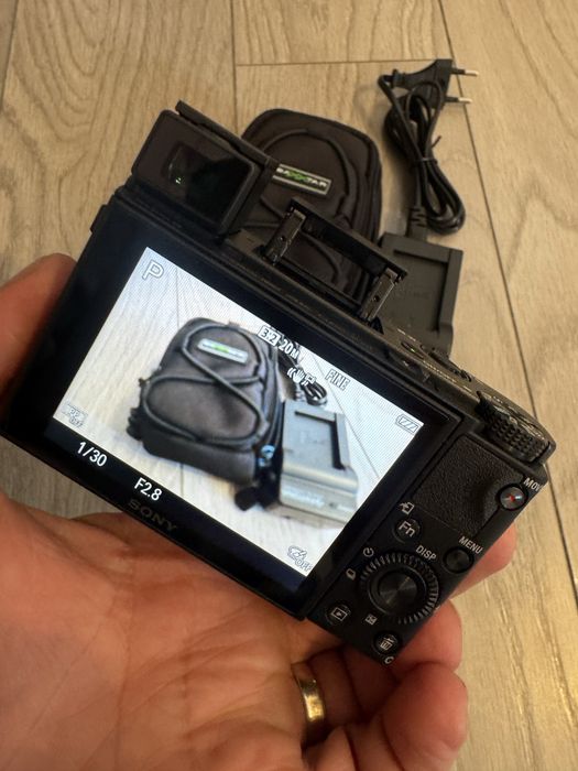 Aparat foto  NOU Sony RX100 VI