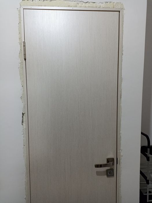 Продам межкомнатные двери