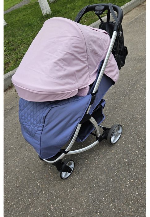 Продам прогулочную коляску для девочки