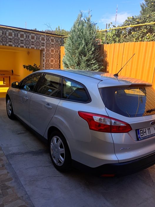 Vând Ford Focus 2012