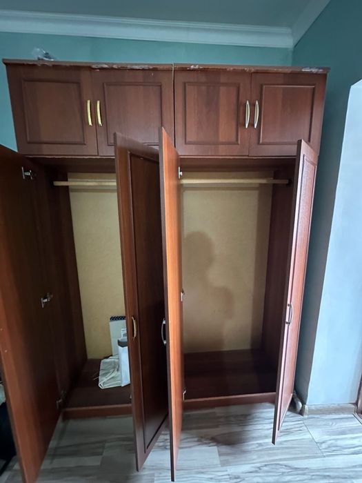 Продаю 2 шкафа , б/у