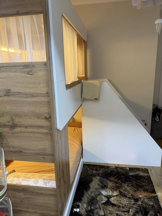 двухъярусная кровать