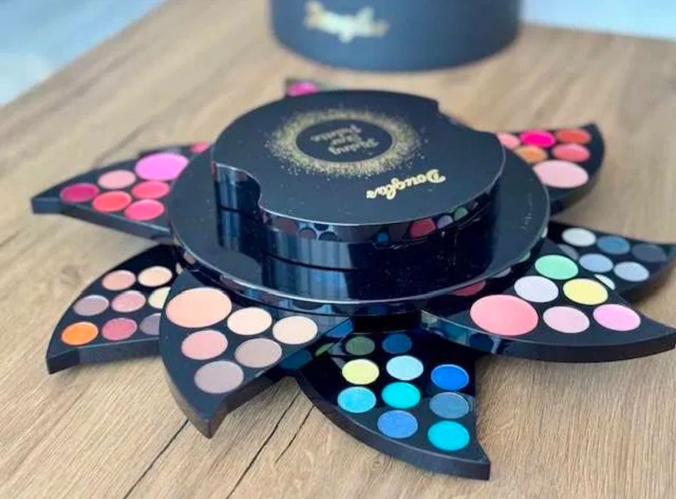 Trusă make-up Douglas