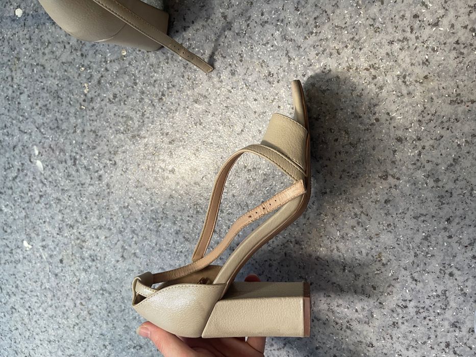 Туфли черные на каблуках 37,5 - 38