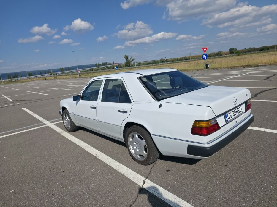 Mercedes-Benz W124
